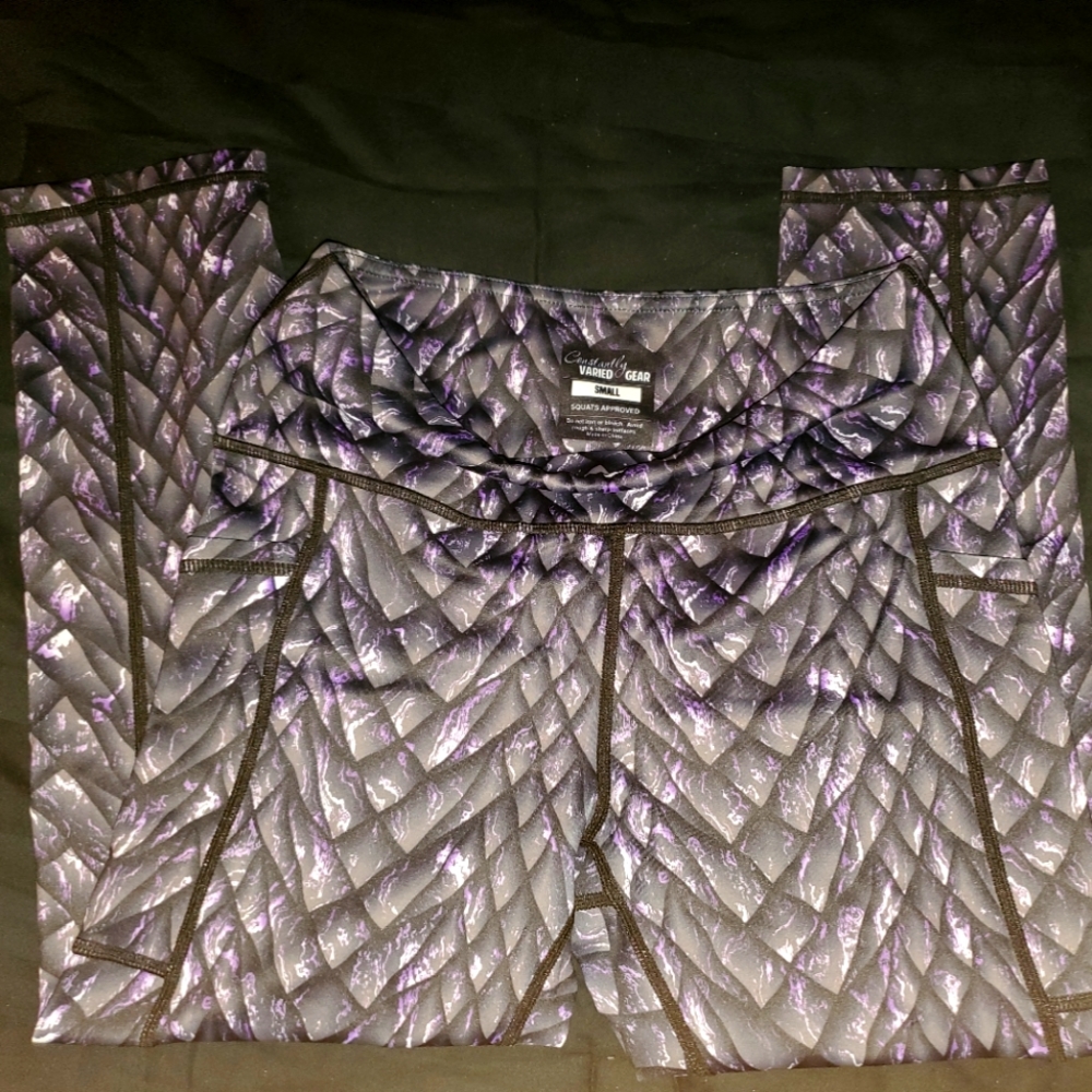 Constantly Varied Gear Dusk Dragon Scales Capri